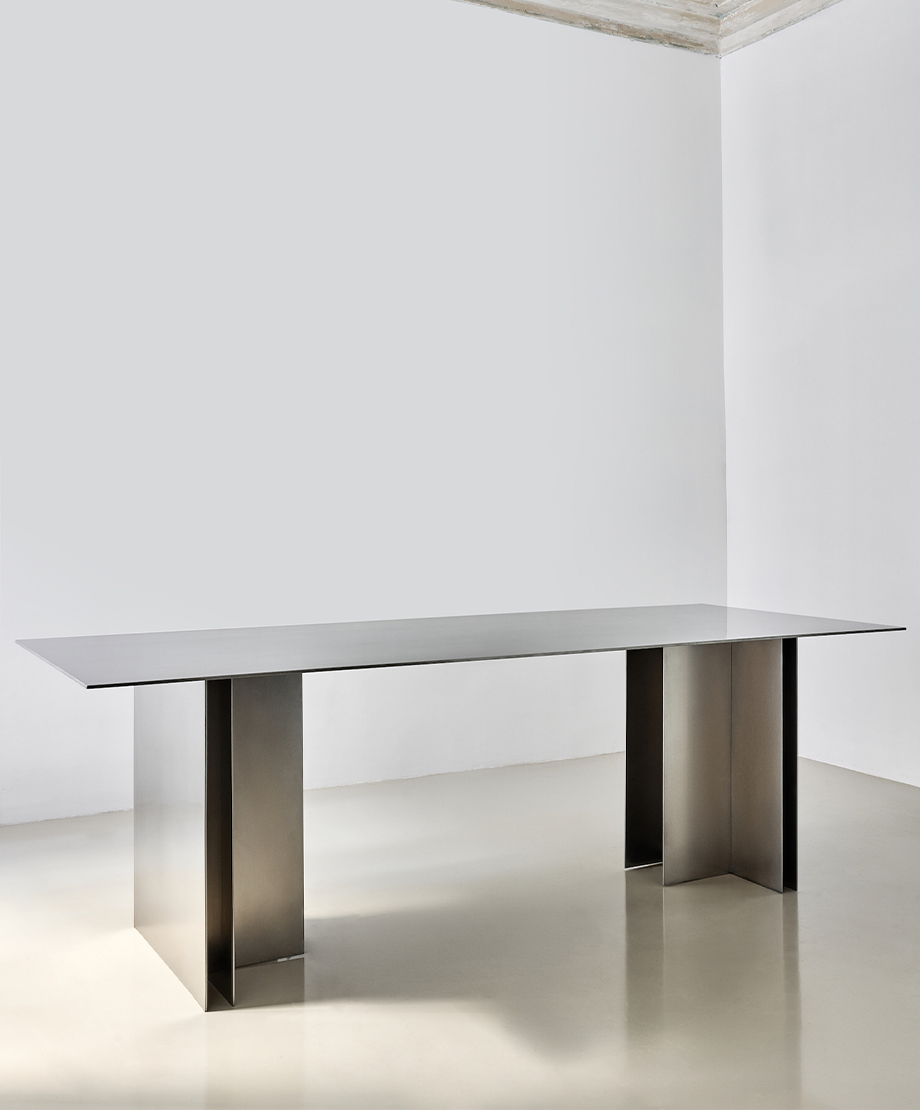 Dining table - Image 2